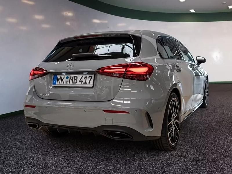 Usata Mercedes A200 AMG 163 CV (119 kW) 2025 Grigio Berlina