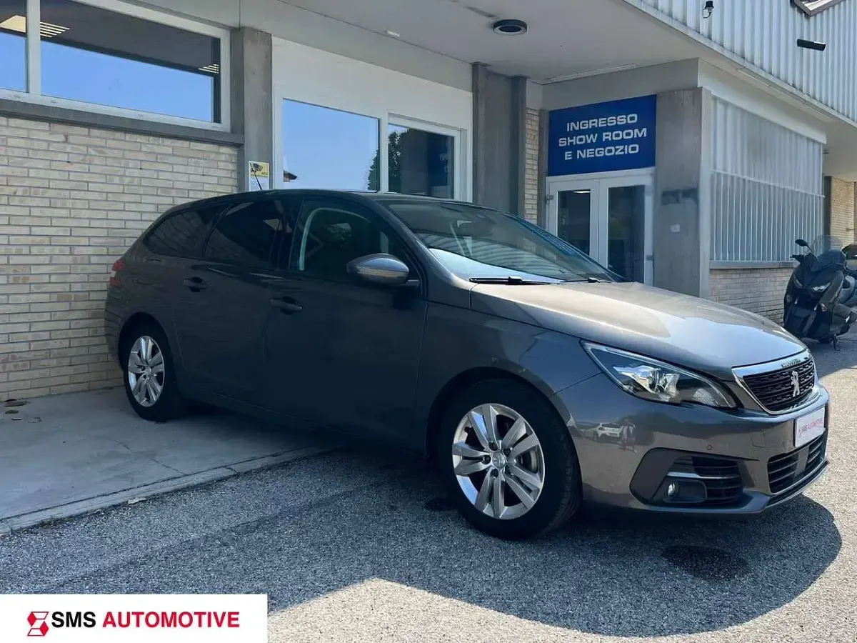 Usata Peugeot 308 Business-Line 131 CV (96 kW) 2019 Grigio Station wagon
