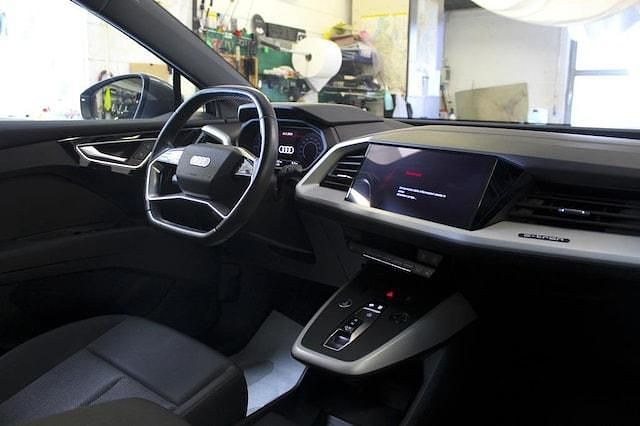 Usata Audi Q4 e-tron Advanced 150 kW (204 CV) 2023 Grigio SUV