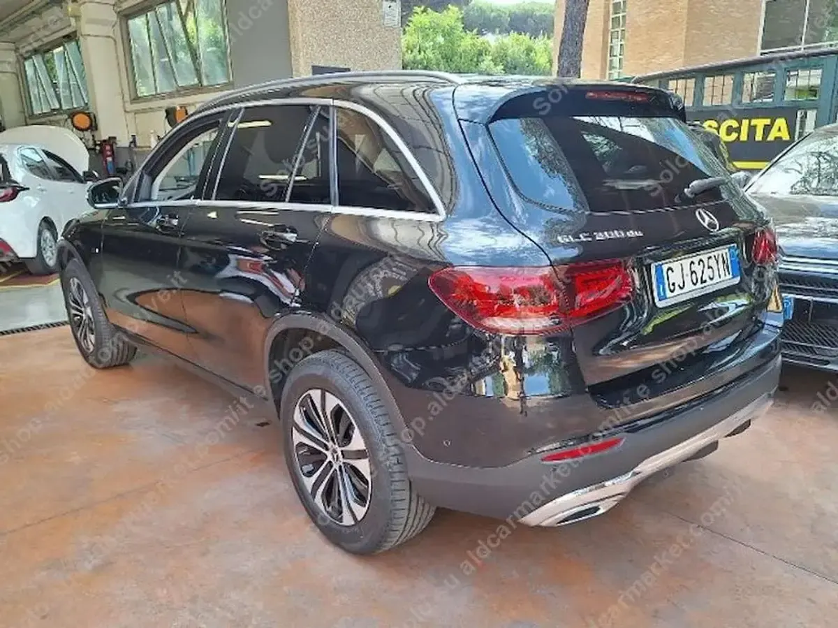 Usata Mercedes GLC300 194 CV (142 kW) 2022 Nero ossidiana met SUV