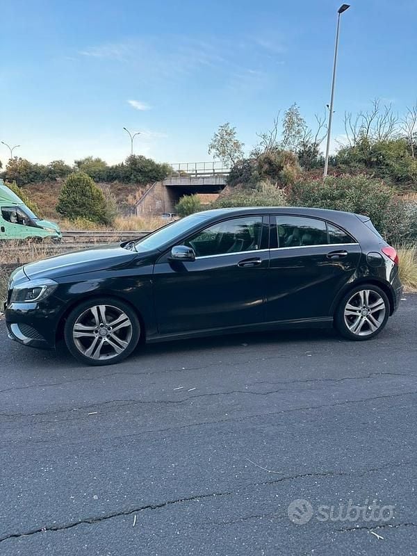 Nero Usata 2013 Mercedes A180 Premium Tre volumi | 7999 € (Super prezzo) - Immagine 1/4