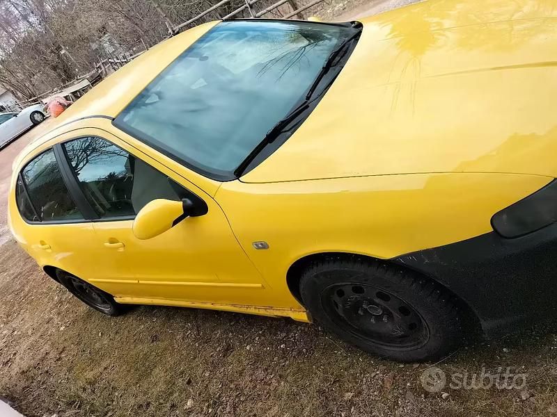 Usata Seat Leon 150 CV (110 kW) 2002 Giallo Utilitaria