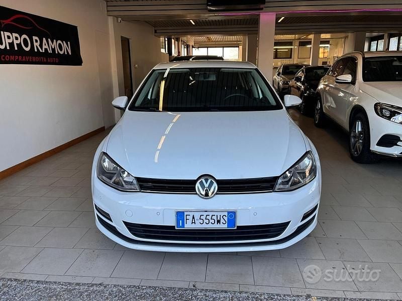 Bianco Usata 2016 VW Golf Trendline Berlina | 9990 € (Ottimo prezzo) - Immagine 1/4