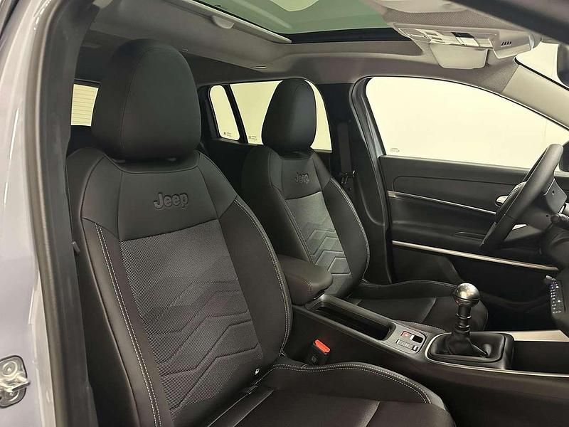 Nuova Jeep Avenger Summit 101 CV (74 kW) 2025 Grigio SUV