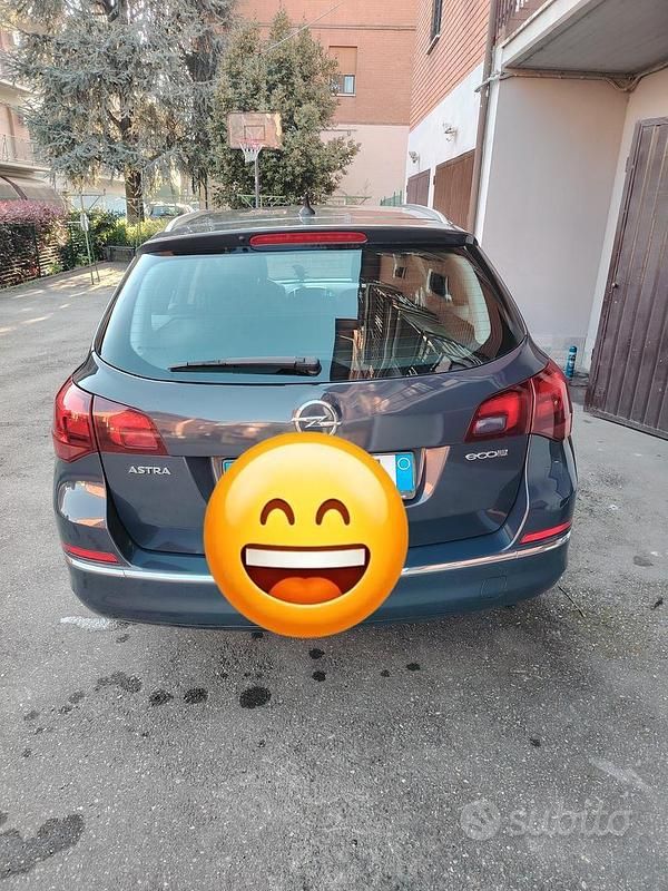 Usata Opel Astra Sport 110 CV (80 kW) 2015 Blu Station wagon