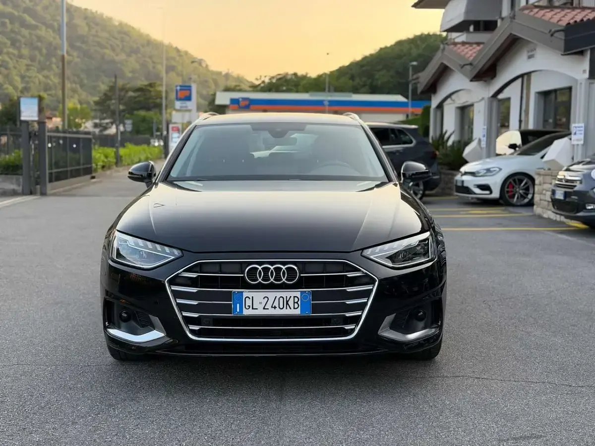 Usata Audi A4 Advanced Plus 163 CV (119 kW) 2022 Nero mito metallizzato Station wagon