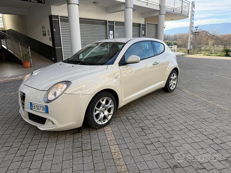 Usata 2010 Alfa Romeo MiTo Distinctive Due volumi | 3999 € - Immagine 1/4