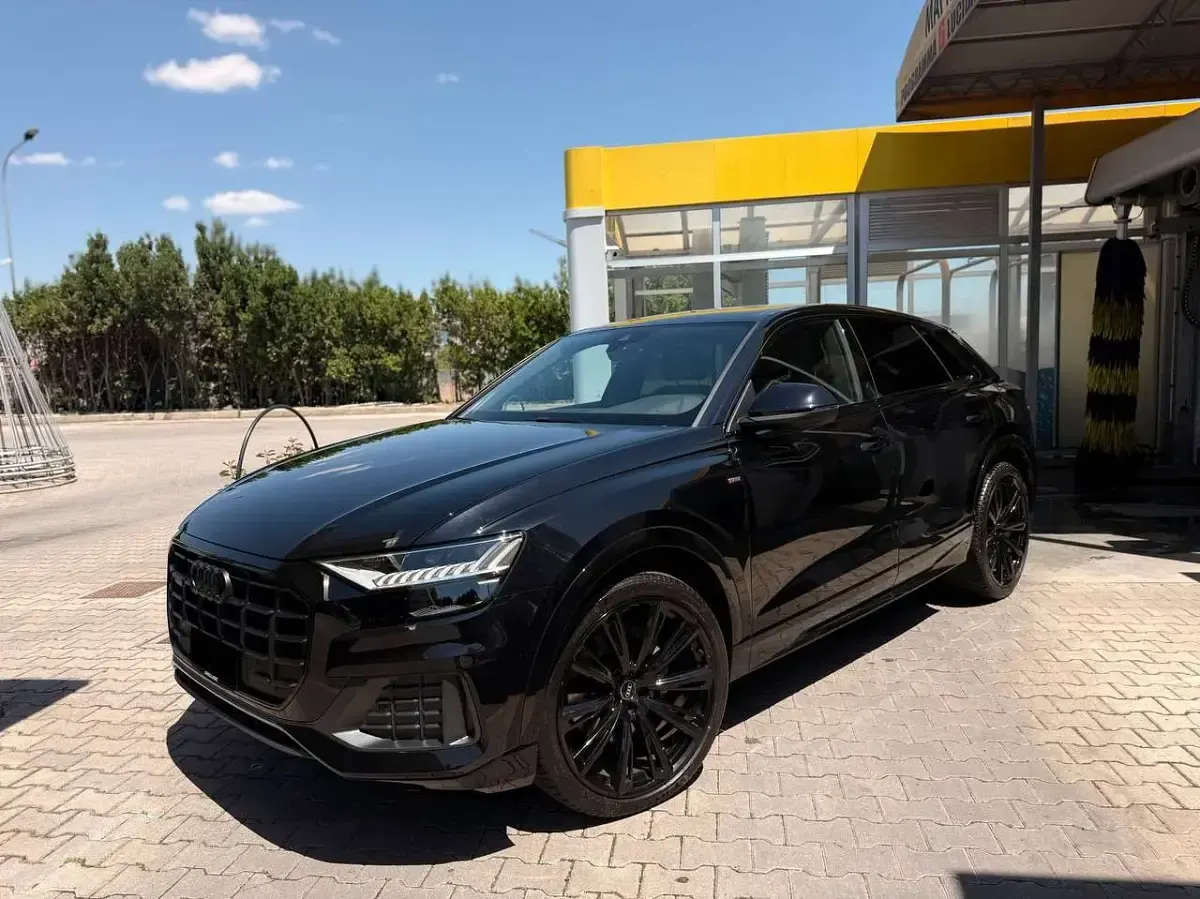 Usata Audi Q8 S-Line 286 CV (210 kW) 2021 Nero SUV