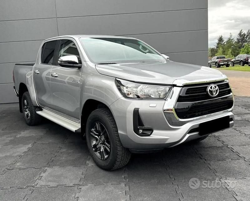 Usata Toyota HiLux 204 CV (150 kW) 2024 Pick-up