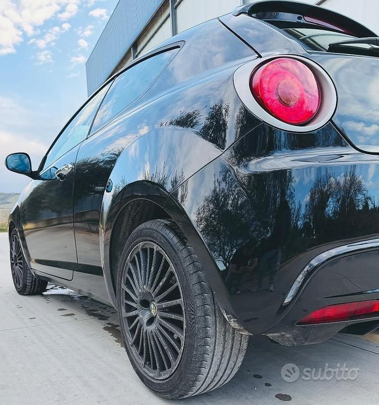 Usata Alfa Romeo MiTo Distinctive 85 CV (62 kW) 2016 Nero Utilitaria