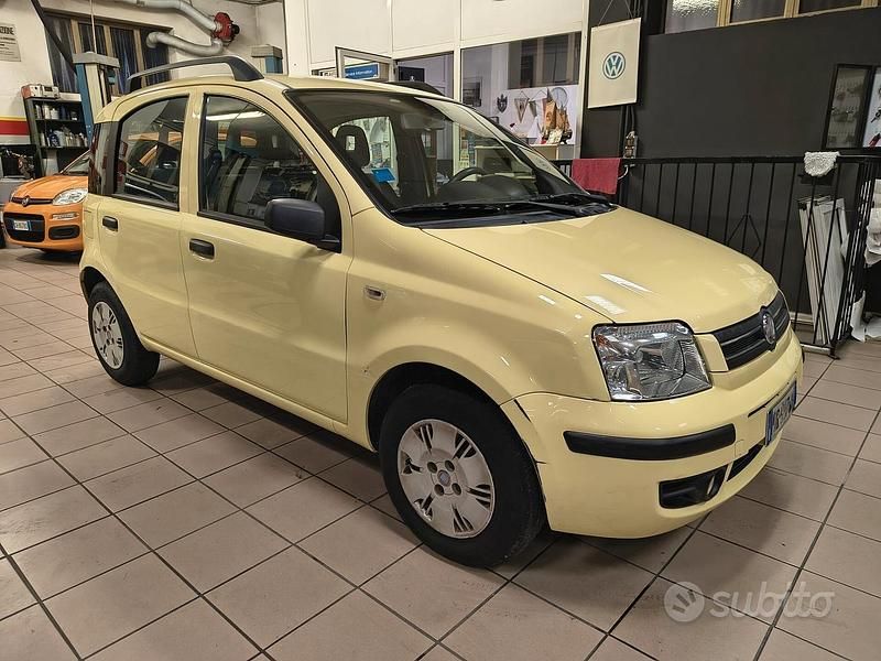 Giallo Usata 2008 Fiat Panda Dynamic Tre volumi | 3000 € (Buon prezzo) - Immagine 1/4