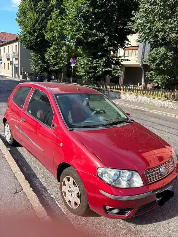 Usata Fiat Punto Dynamic 60 CV (44 kW) 2006 Rosso Utilitaria