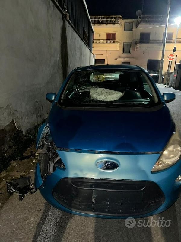 Usata Ford Ka 69 CV (50 kW) 2010 Blu Berlina