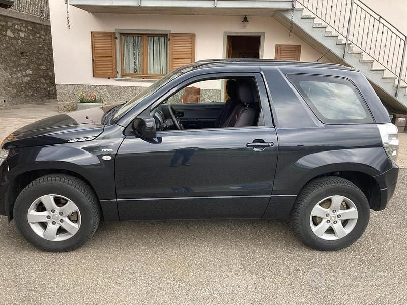 Usata Suzuki Vitara 129 CV (94 kW) 2007 Nero Station wagon