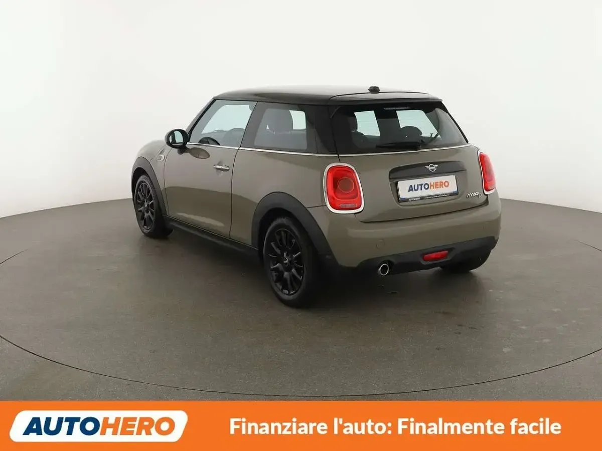 Usata Mini Cooper D 116 CV (85 kW) 2019 Verde Utilitaria