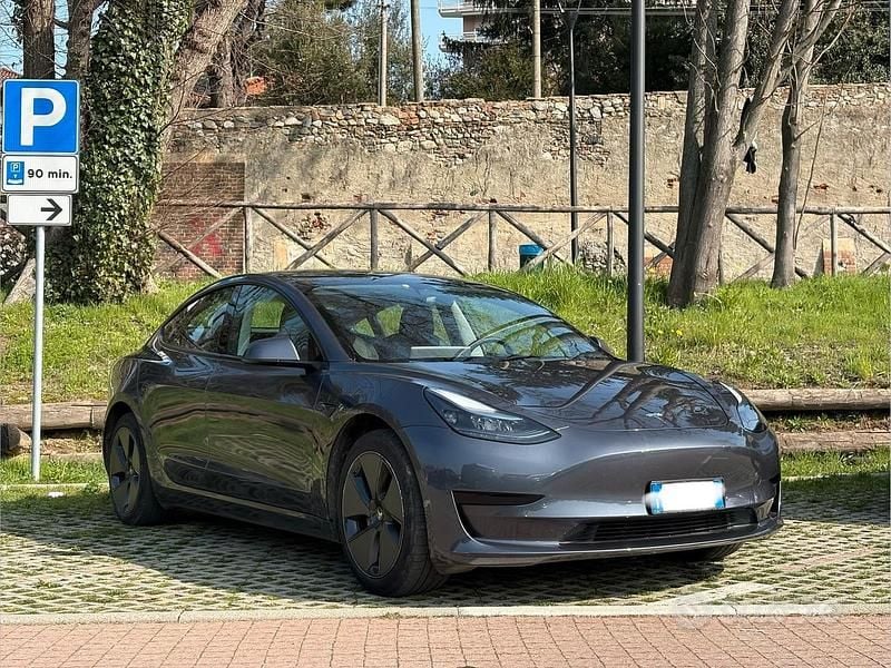 Usata Tesla Model 3 RWD 235 kW (320 CV) 2022 Grigio Berlina