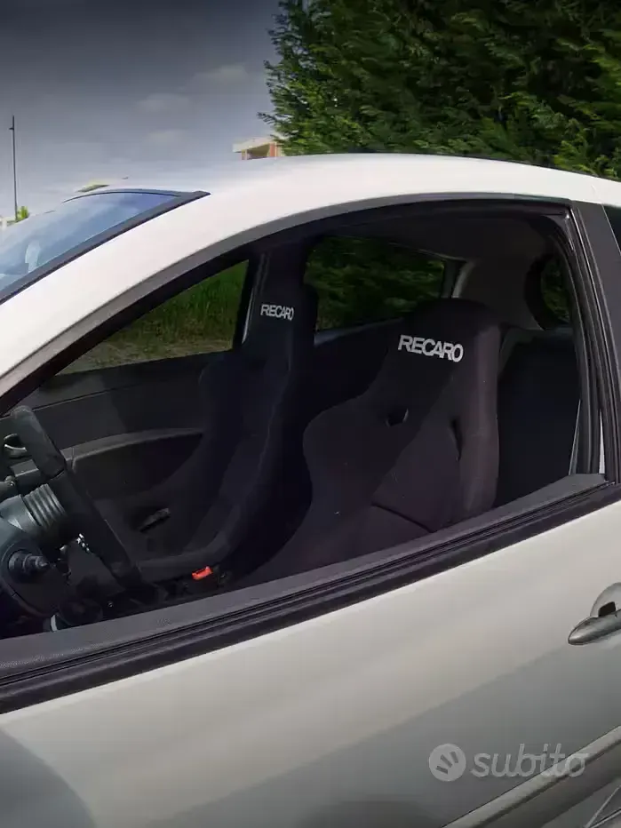 Usata Renault Clio III R.S. 200 CV (147 kW) 2009 Berlina