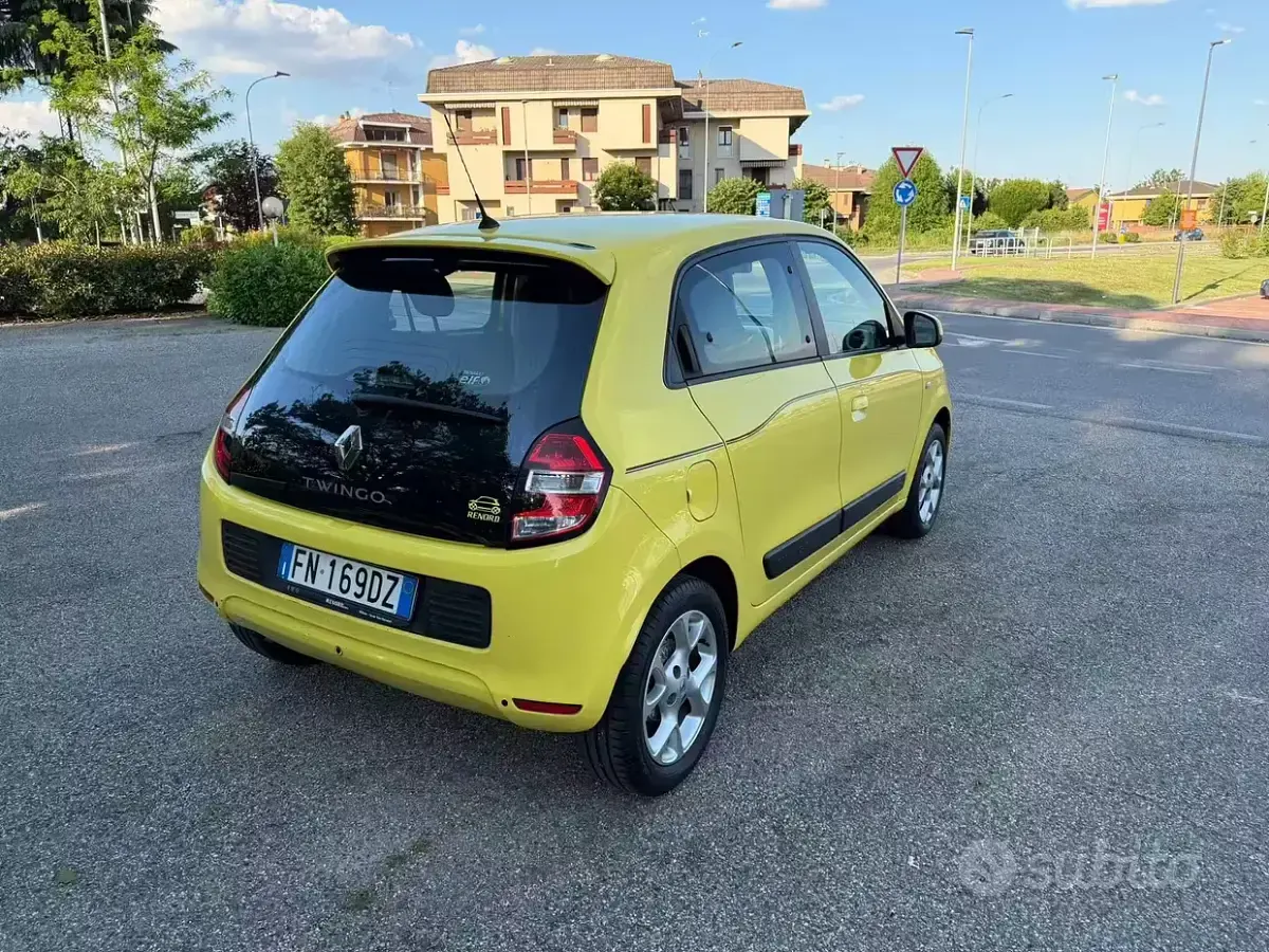 Usata Renault Twingo SE 69 CV (50 kW) 2018 Giallo Utilitaria