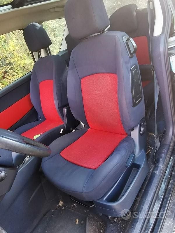 Usata Peugeot 1007 2005 Nero Monovolume