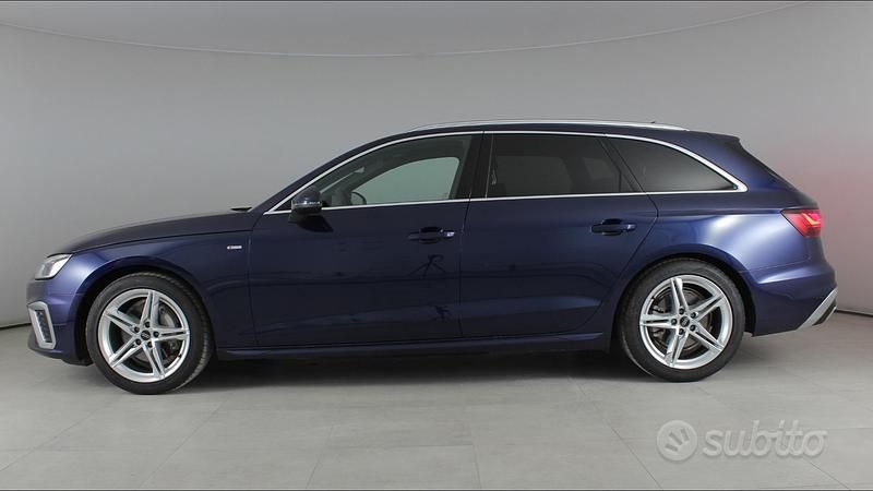 Usata Audi A4 S-Line 204 CV (150 kW) 2024 Blu Station wagon
