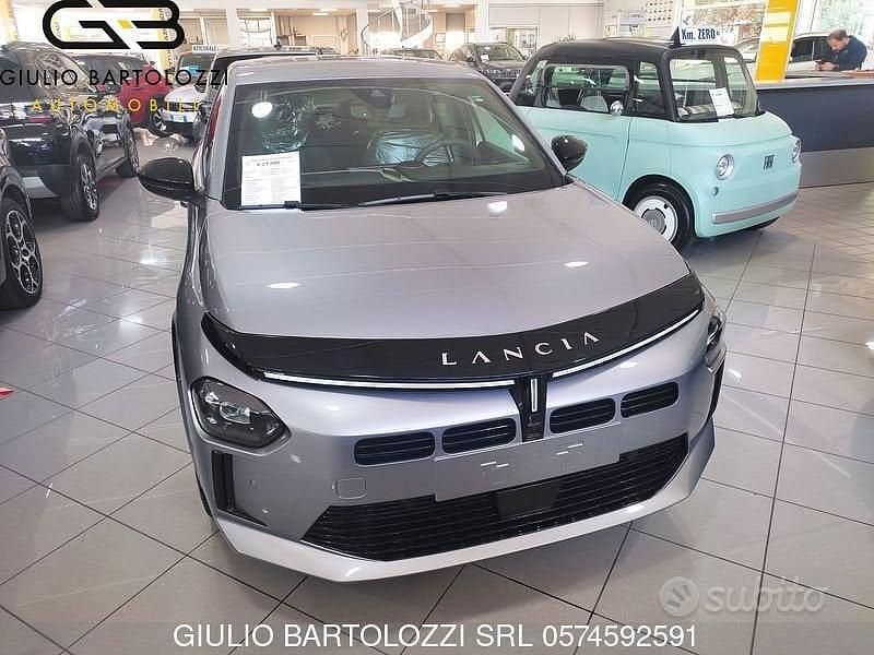 Nuova Lancia Ypsilon 100 CV (73 kW) 2025 Grigio Utilitaria