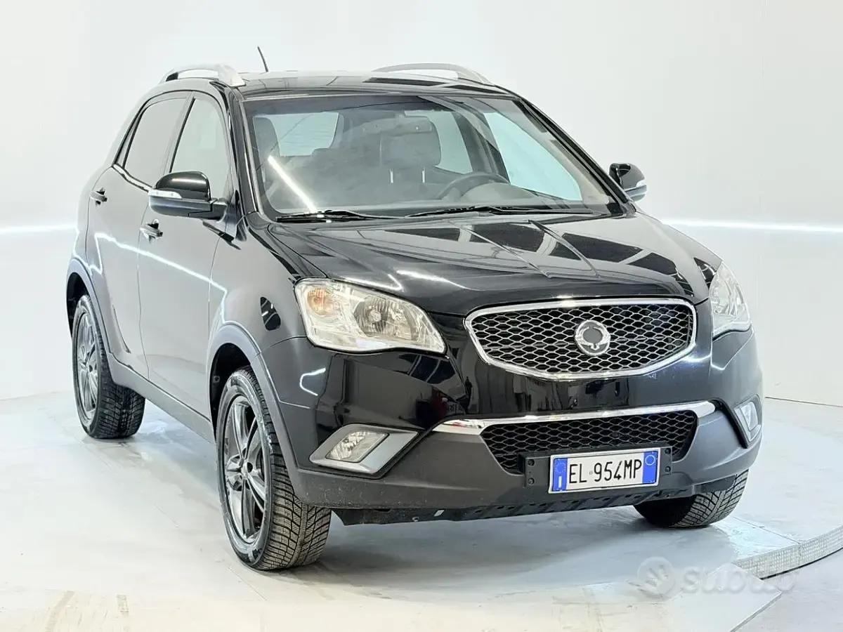 Begagnad SsangYong Korando 175 HK (128 kW) 2012 Svart SUV