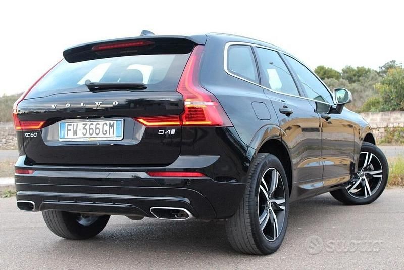 Usata Volvo XC60 R-Design 190 CV (139 kW) 2019 Nero SUV