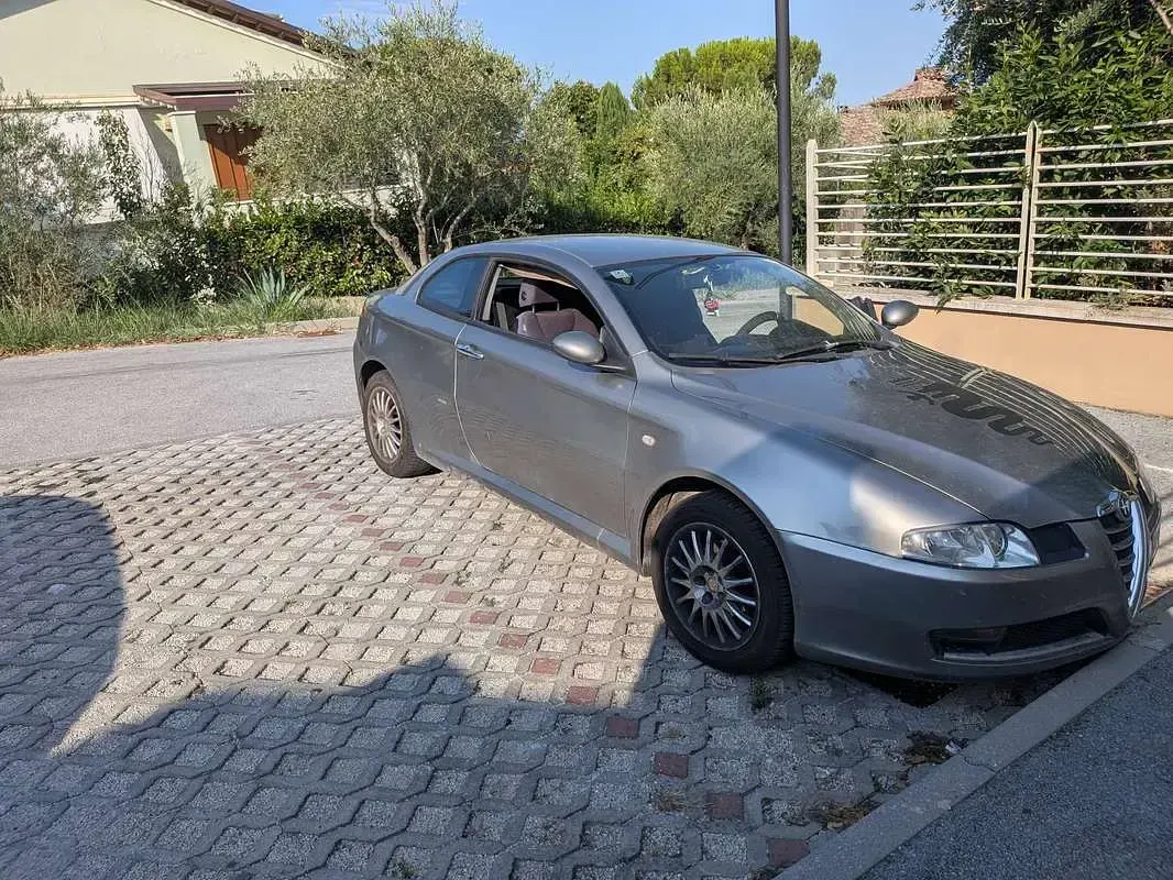 Usata Alfa Romeo GT Progression 150 CV (110 kW) 2007 Grigio Coupé