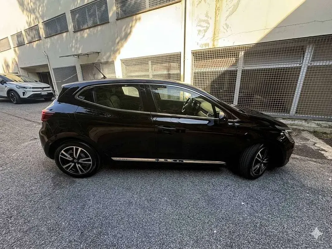 Usata Renault Clio V Intens 101 CV (74 kW) 2020 Nero Berlina
