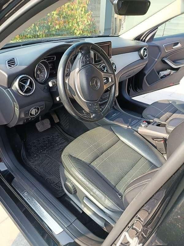 Usata Mercedes GLA200 Executive 136 CV (100 kW) 2014 Nero SUV