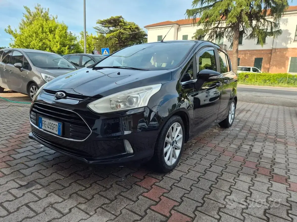 Usata Ford B-MAX Titanium 87 CV (63 kW) 2016 Nero Monovolume