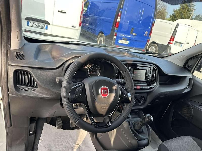 Usata Fiat Doblò 95 CV (69 kW) 2021 Bianco Monovolume
