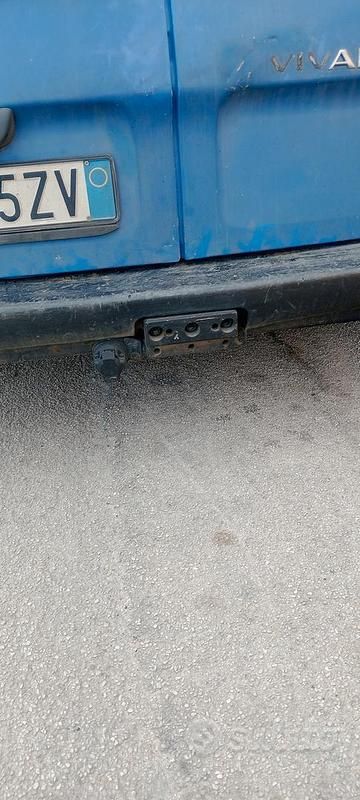 Usata Opel Vivaro 100 CV (73 kW) 2004 Monovolume