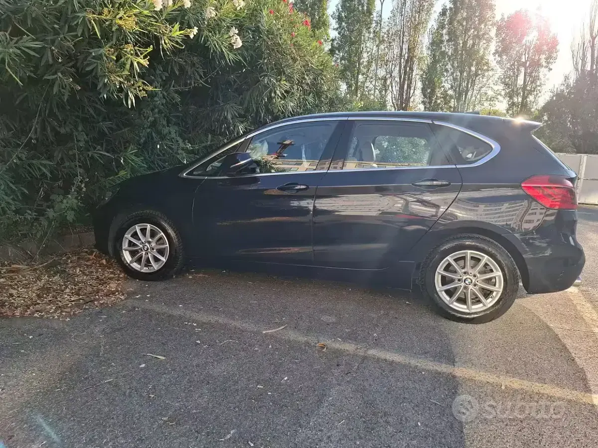 Usata BMW 218 Advantage 150 CV (110 kW) 2017 Bluazzurro Station wagon