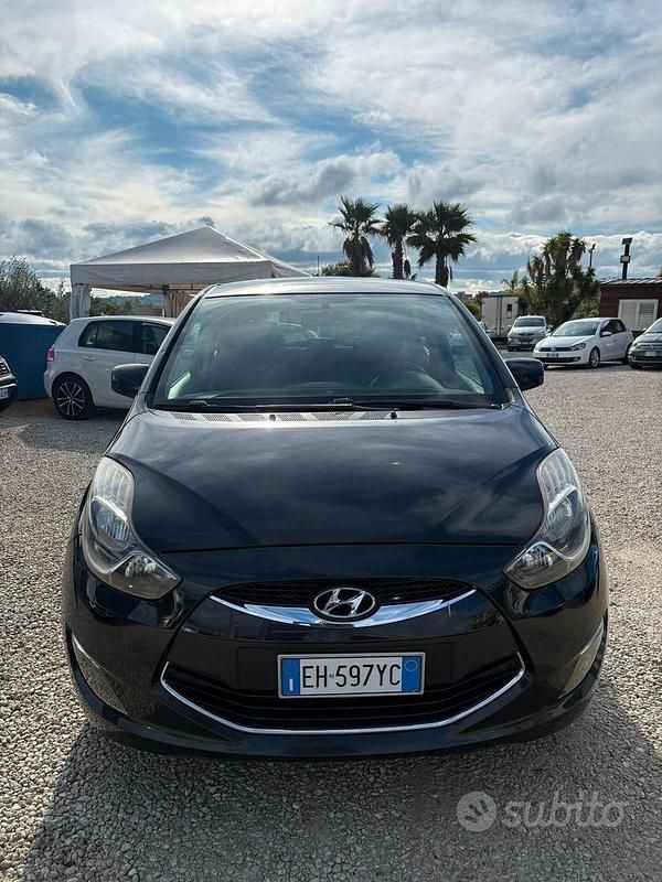 Usata Hyundai i20 Classic 115 CV (84 kW) 2011 Blu Berlina