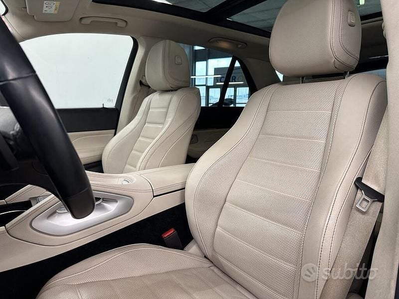 Begagnad Mercedes GLE300 Premium Plus 272 HK (200 kW) 2022 SUV