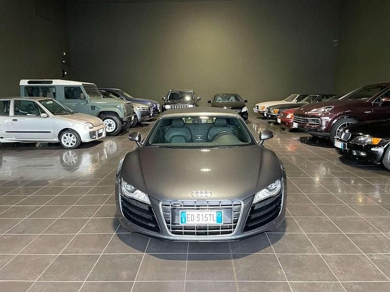 Usata Audi R8 Spyder Ambiente 525 CV (386 kW) 2010 Grigio Cabrio