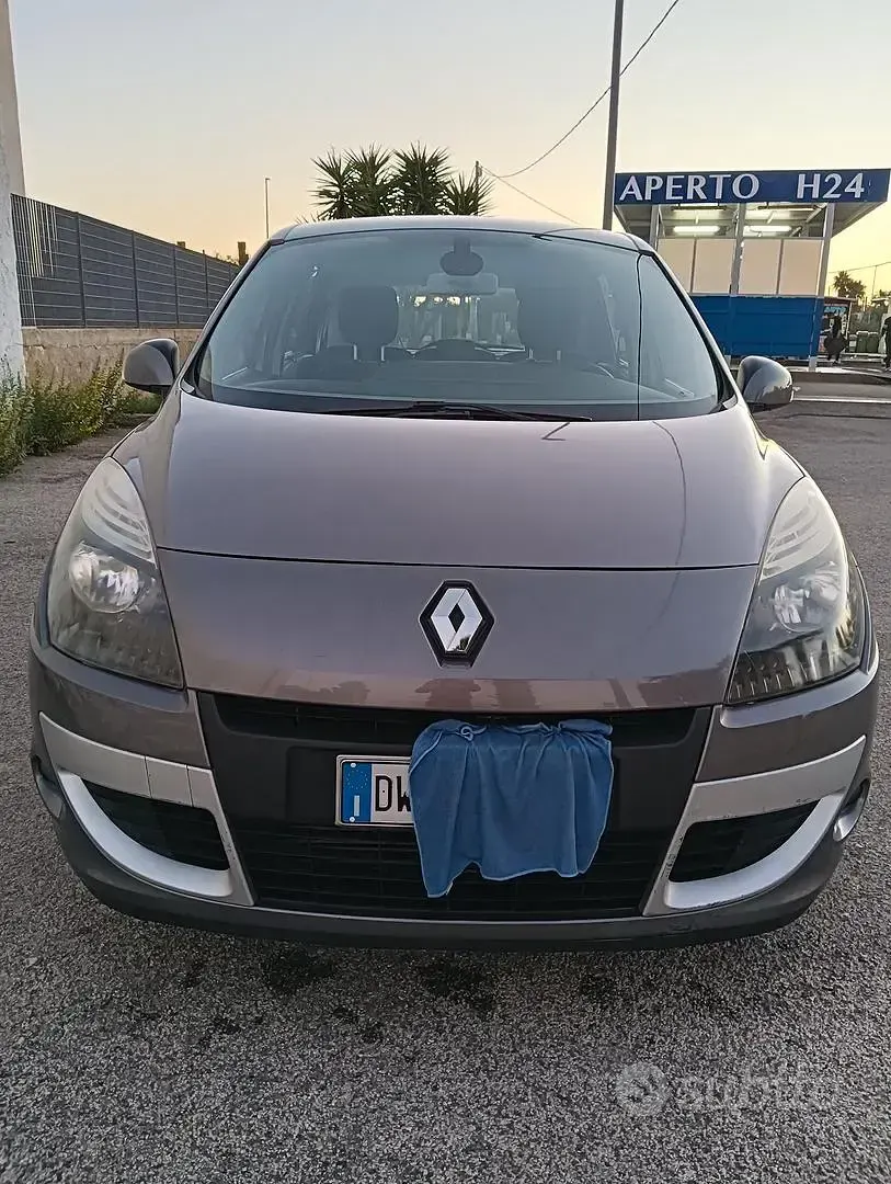 Usata Renault Scenic E-Tech 110 CV (80 kW) 2014 Grigio Berlina