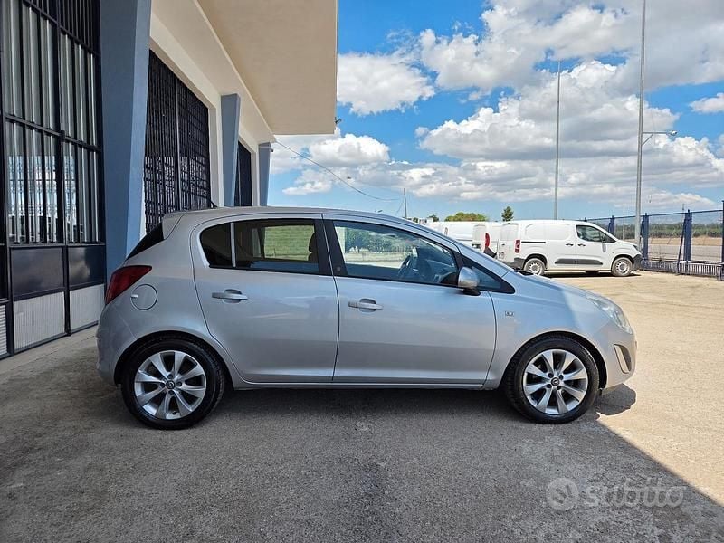 Usata Opel Corsa 86 CV (63 kW) 2012 Other Berlina