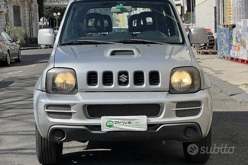 Usata Suzuki Jimny 86 CV (63 kW) 2006 Grigio SUV