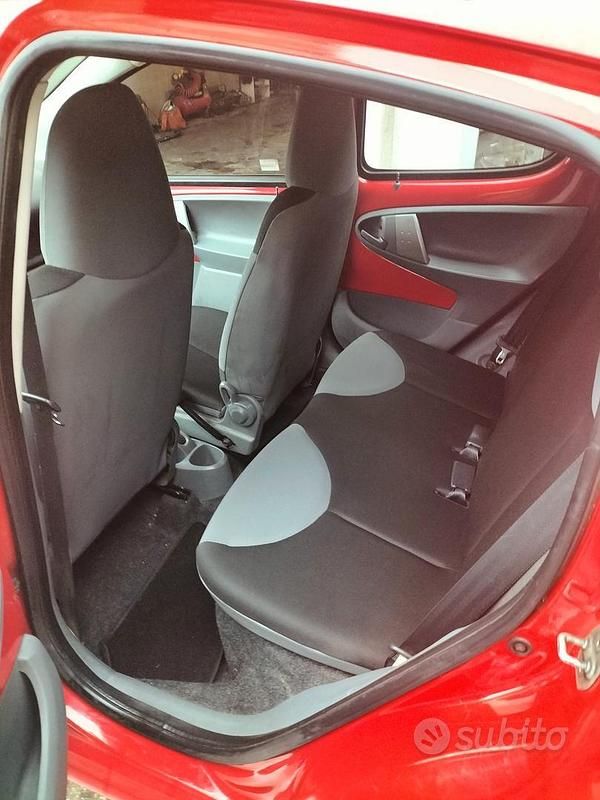Gebraucht Citroën C1 68 PS (50 kW) 2010 Rot Kleinwagen