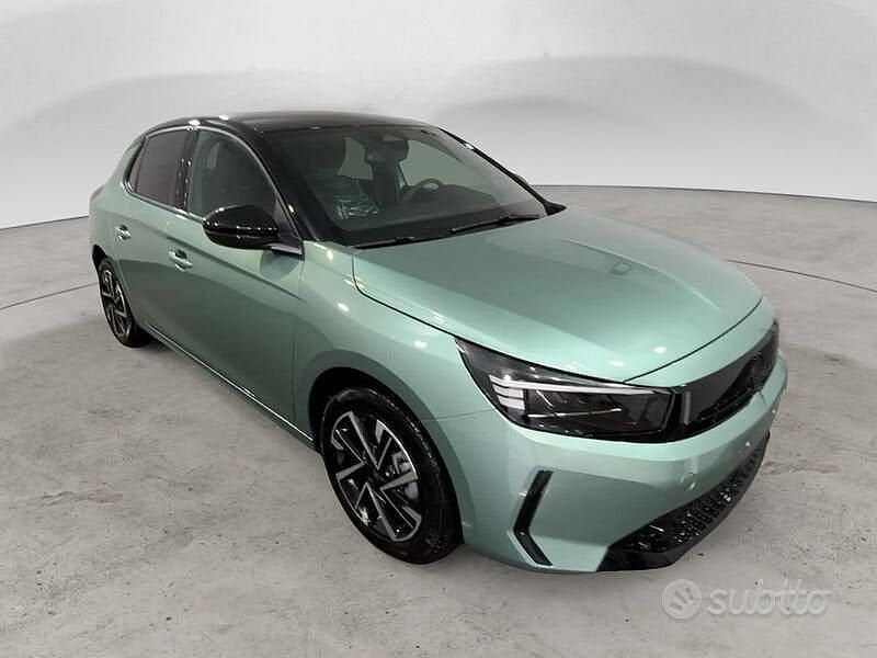 Nuova Opel Corsa 100 CV (73 kW) 2025 Verde Utilitaria