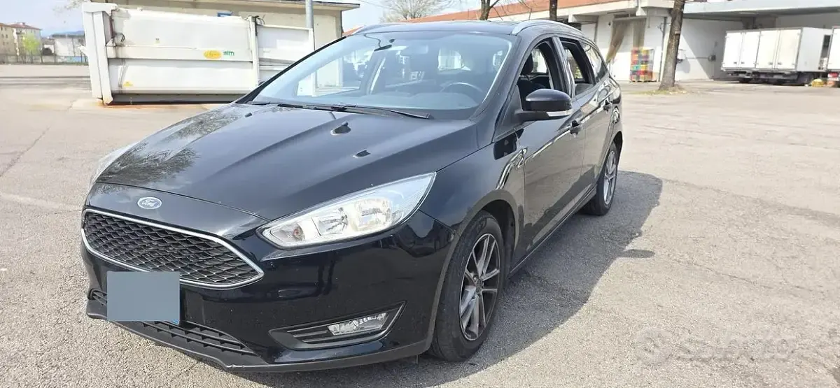 Usata Ford Focus 120 CV (88 kW) 2016 Nero Station wagon