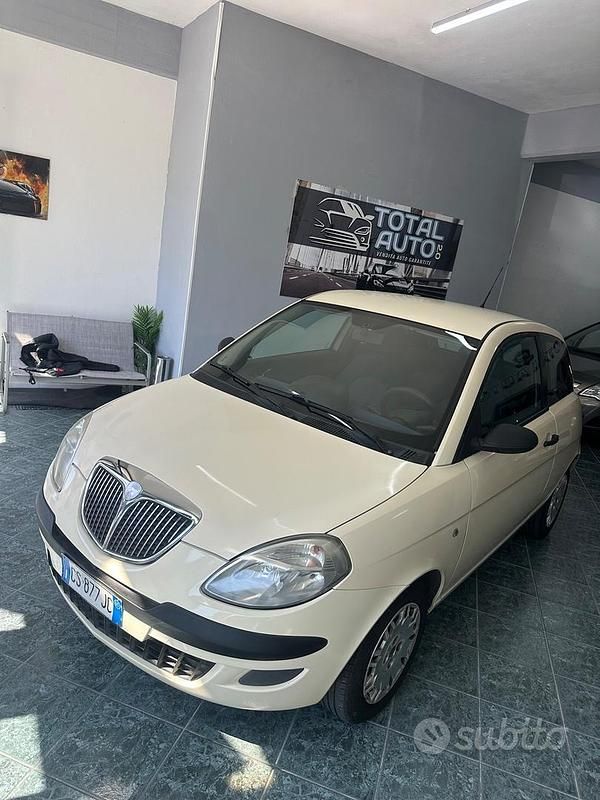 Usata Lancia Ypsilon 59 CV (43 kW) 2005 Bianco Utilitaria