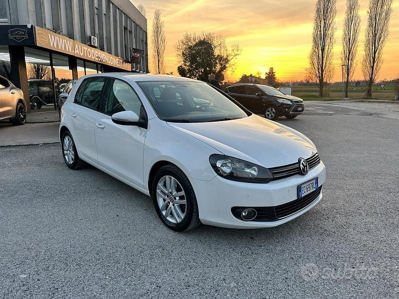 Usata VW Golf VI Highline 122 CV (89 kW) 2010 Bianco Utilitaria