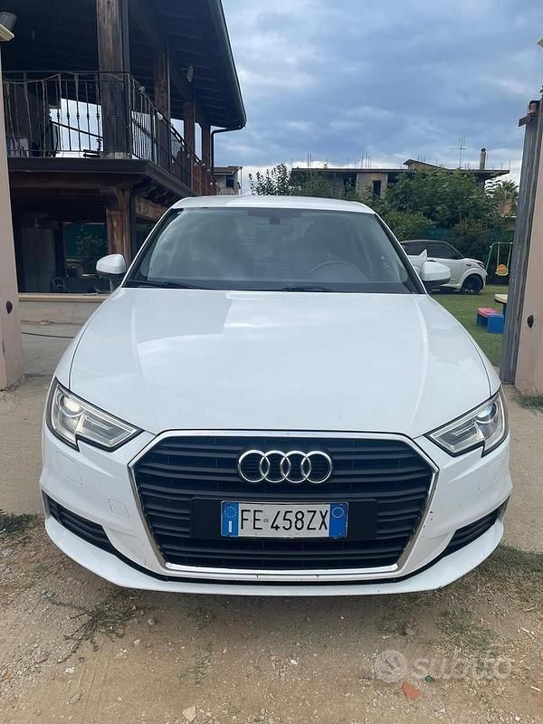 Bianco Usata 2016 Audi A3 Due volumi | 12.000 € - Immagine 1/4