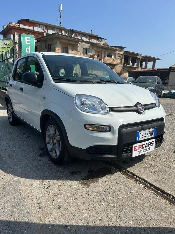 Usata 2023 Fiat Panda Due volumi | 9700 € (Ottimo prezzo) - Immagine 1/4