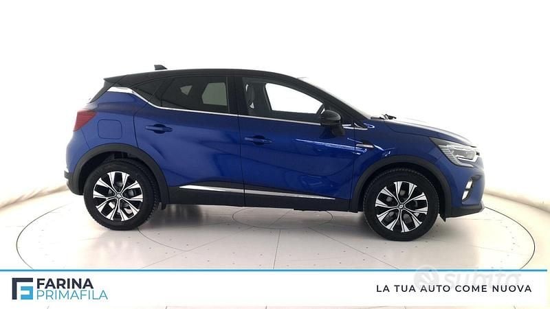Usata Renault Captur Techno 91 CV (66 kW) 2024 Blu tetto nero SUV