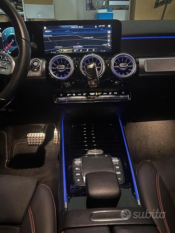 Usata Mercedes GLB180 Premium 116 CV (85 kW) 2023 Bianco SUV
