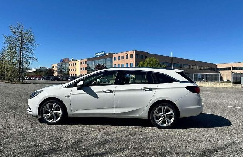 Usata Opel Astra Dynamic 136 CV (100 kW) 2017 Station wagon